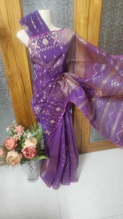 Dhakai jamdani saree