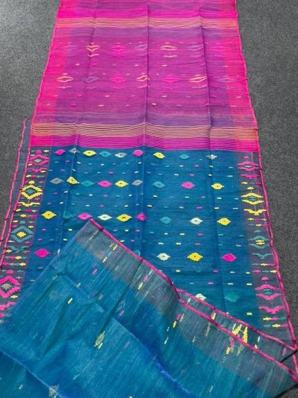 Dhakai jamdani Saree