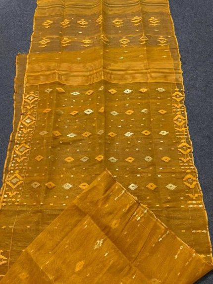 Dhakai jamdani Saree
