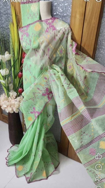 Dhakai Jamdani Saree