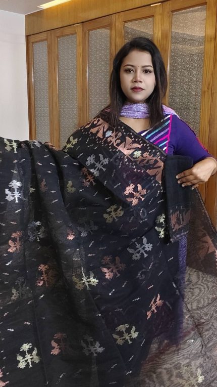 Dhakai jamdani saree
