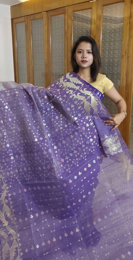 Dhakai jamdani saree