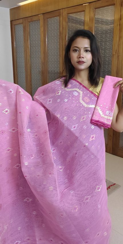 Dhakai jamdani saree